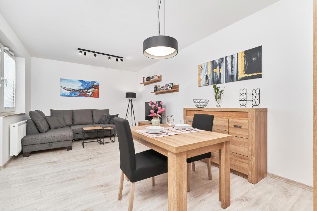 Exclusive Apartments Teczowa With Underground Parking By Noclegi Renters Wroclaw Ngoại thất bức ảnh