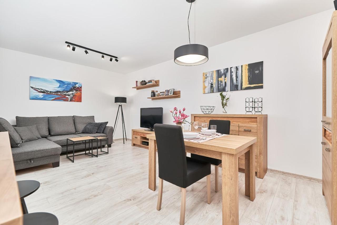 Exclusive Apartments Teczowa With Underground Parking By Noclegi Renters Wroclaw Ngoại thất bức ảnh