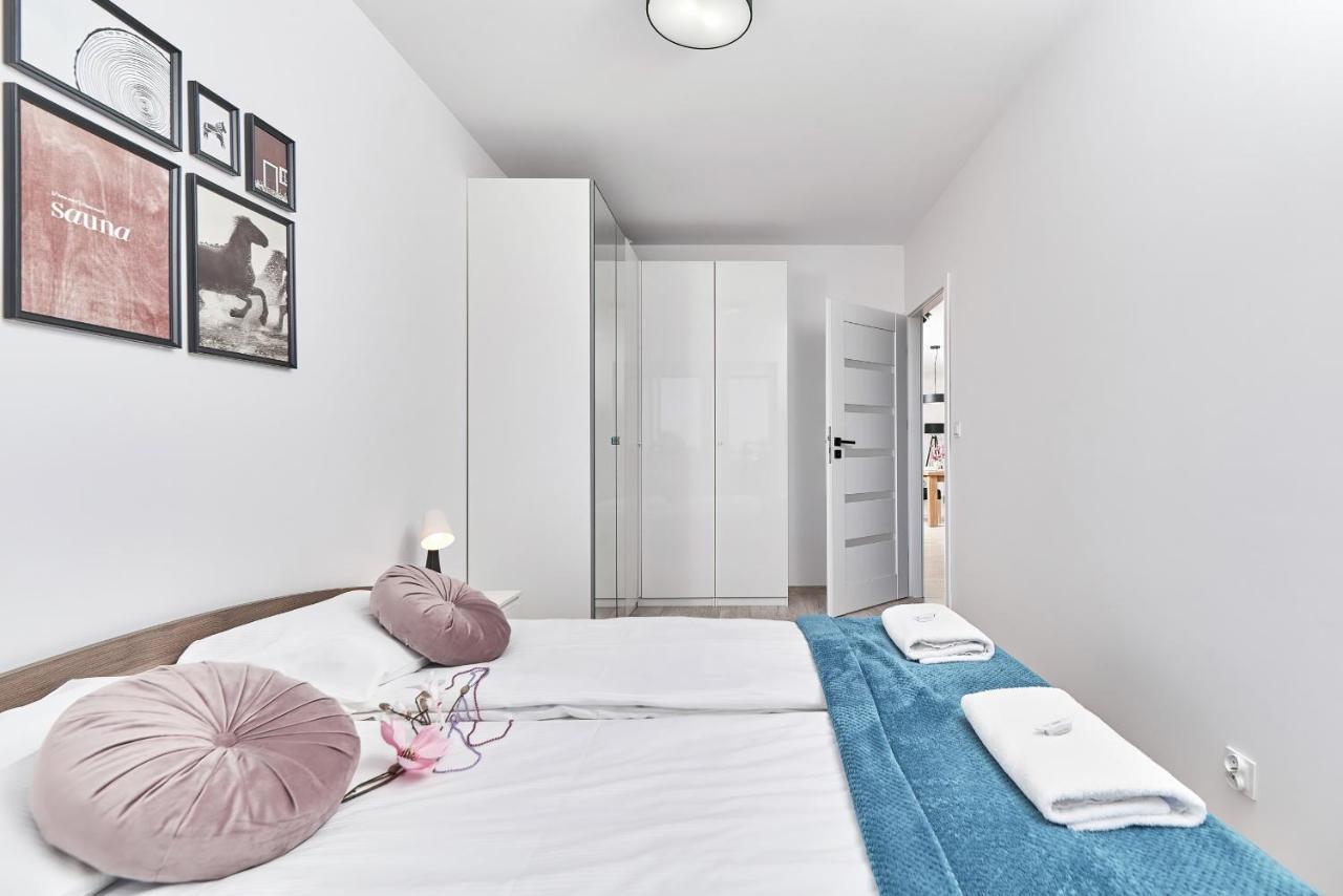 Exclusive Apartments Teczowa With Underground Parking By Noclegi Renters Wroclaw Ngoại thất bức ảnh