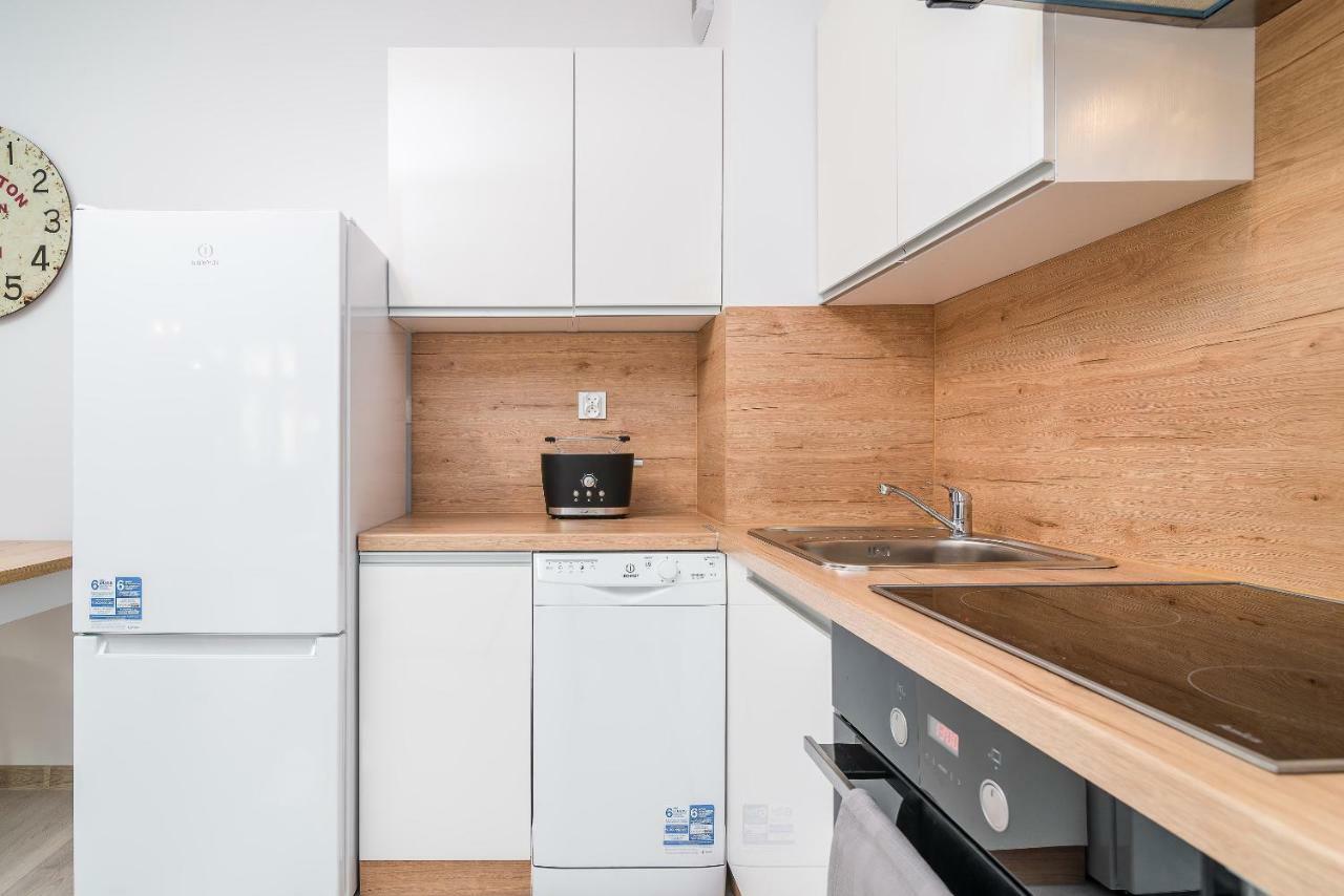 Exclusive Apartments Teczowa With Underground Parking By Noclegi Renters Wroclaw Ngoại thất bức ảnh