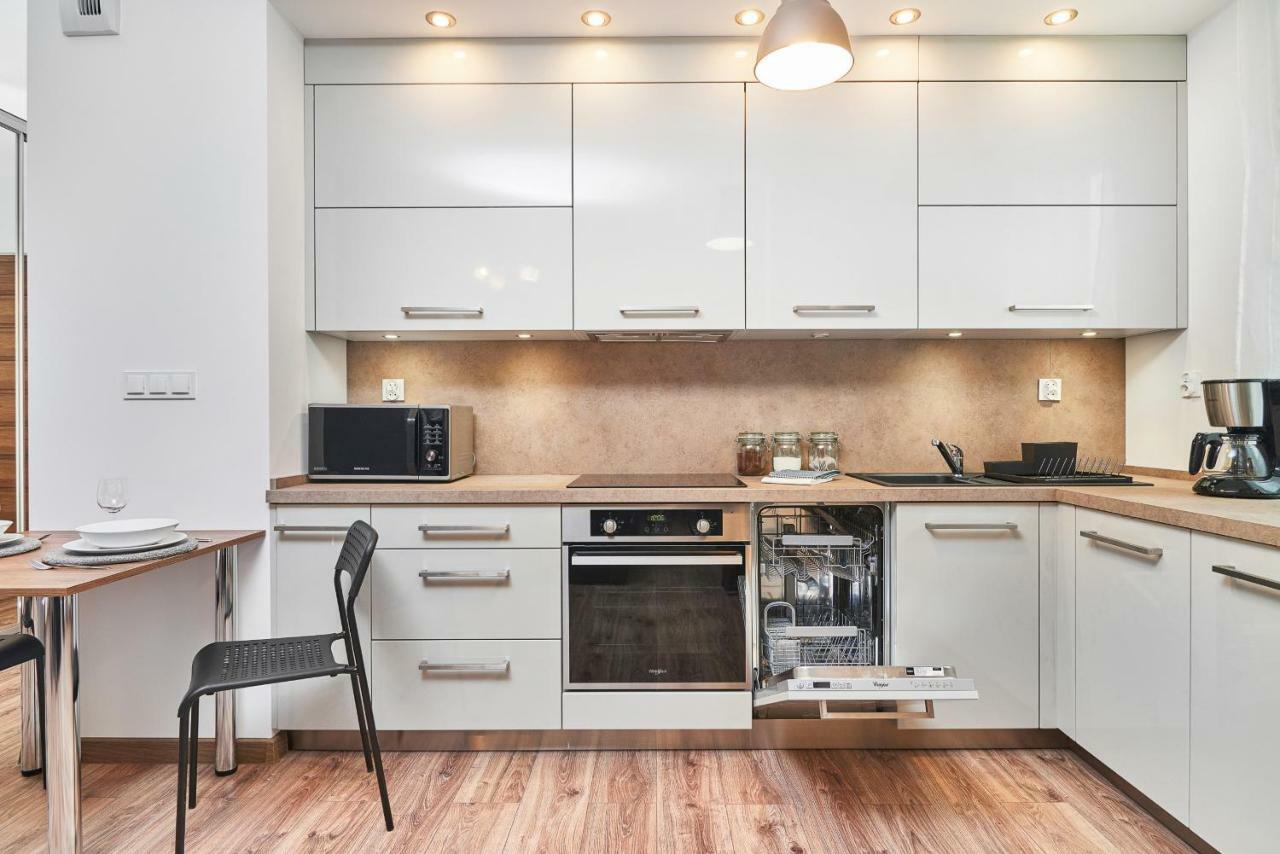 Exclusive Apartments Teczowa With Underground Parking By Noclegi Renters Wroclaw Ngoại thất bức ảnh