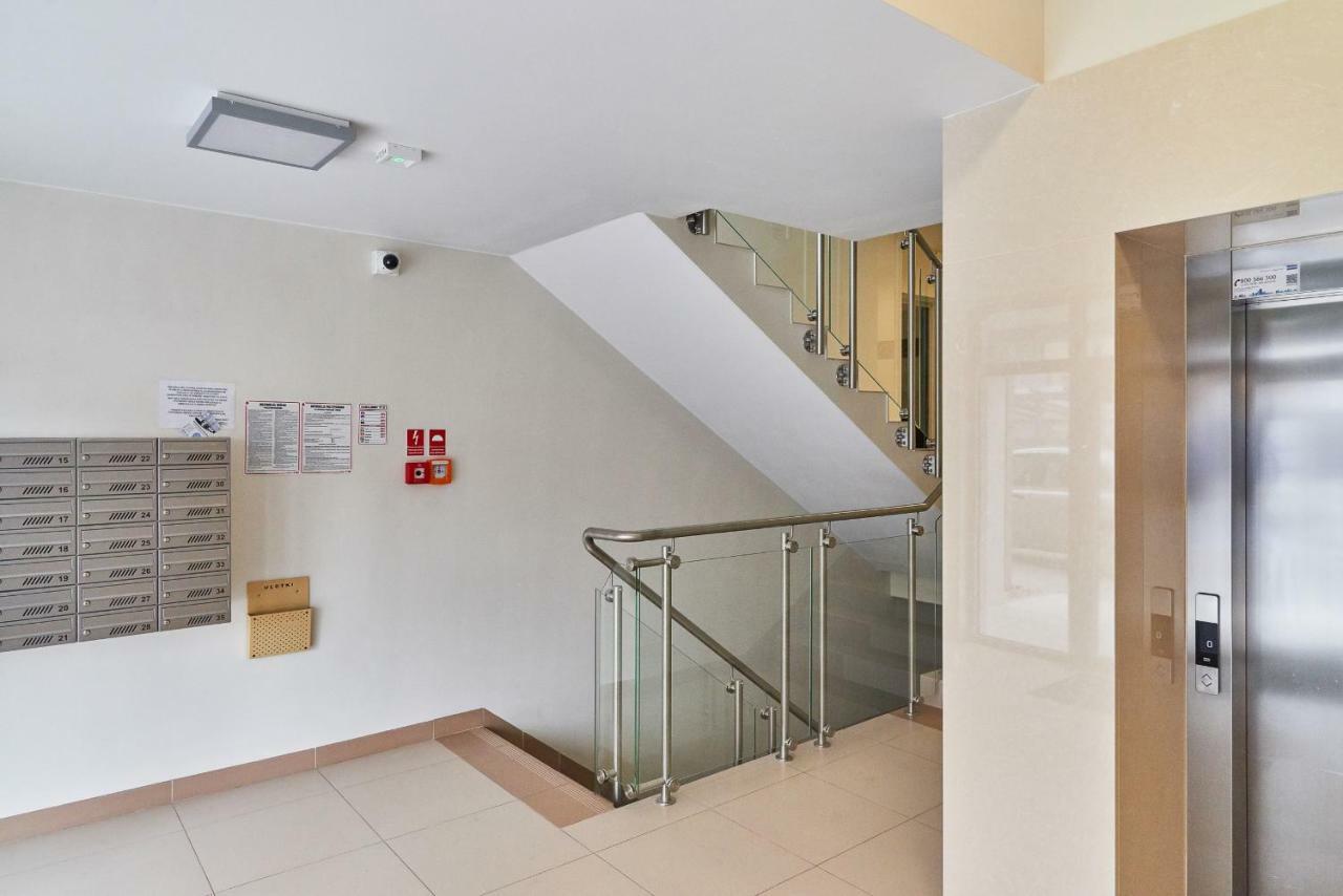 Exclusive Apartments Teczowa With Underground Parking By Noclegi Renters Wroclaw Ngoại thất bức ảnh