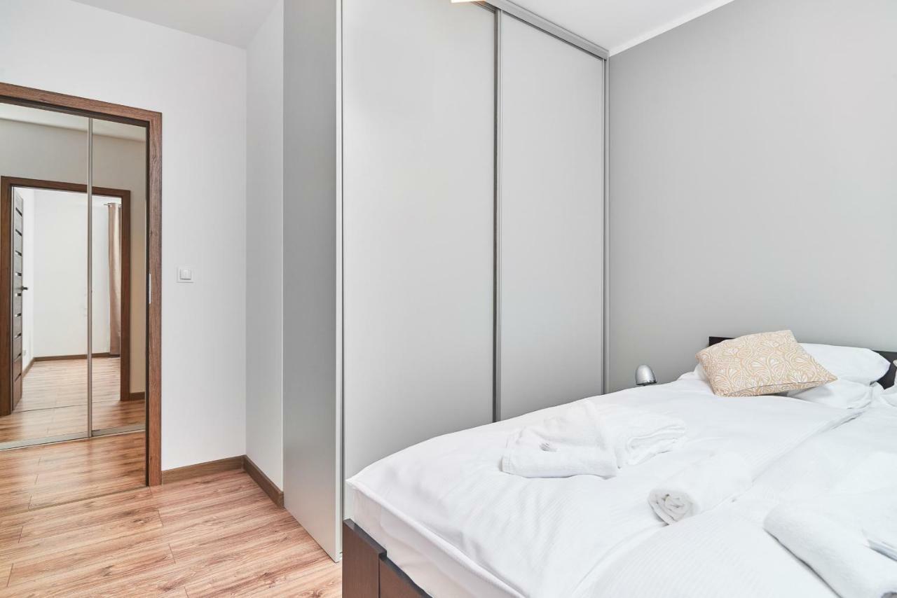 Exclusive Apartments Teczowa With Underground Parking By Noclegi Renters Wroclaw Ngoại thất bức ảnh